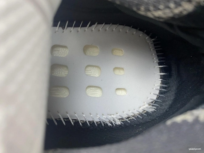'Stone Boost Yeezy Salt' 380 GZ0472 0811
